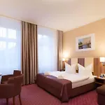 Gold Hotel